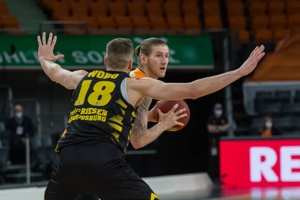 LG杯世界围棋棋王战决赛再次中断 中国代表团正在交涉央视体育.